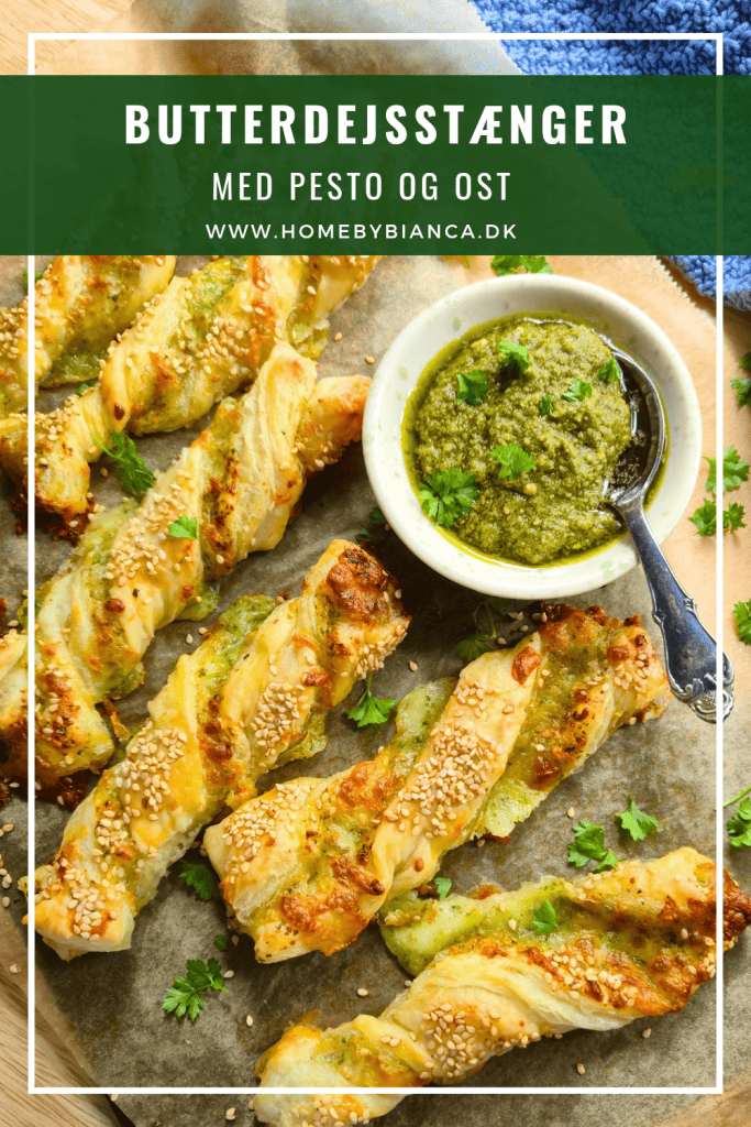 Butterdejsstænger med pesto og ost