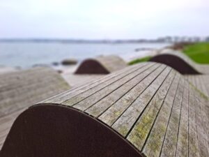 Sidde og liggeplads
