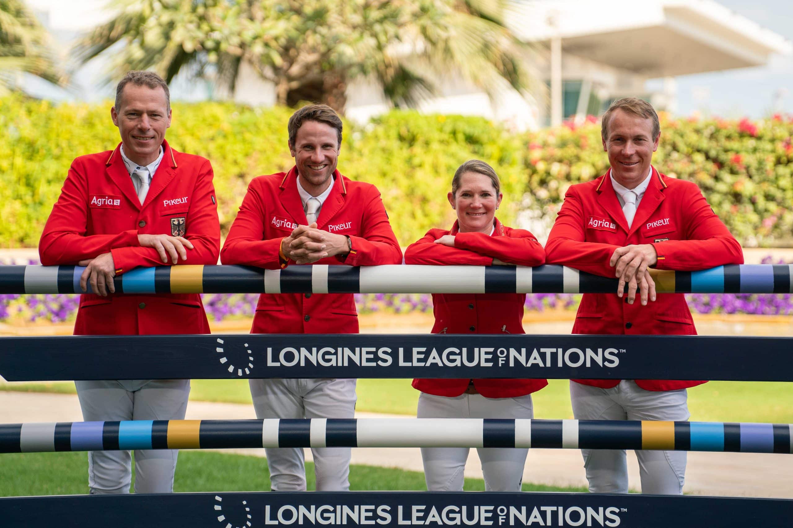 Das deutsche Team bei der ersten Etappe der Longines League of Nations in Abu Dhabu: Christian Ahlmann, Christian Kukuk, Jörne Sprehe und David Will (v.l.). Foto: FEI/Longines League of Nations