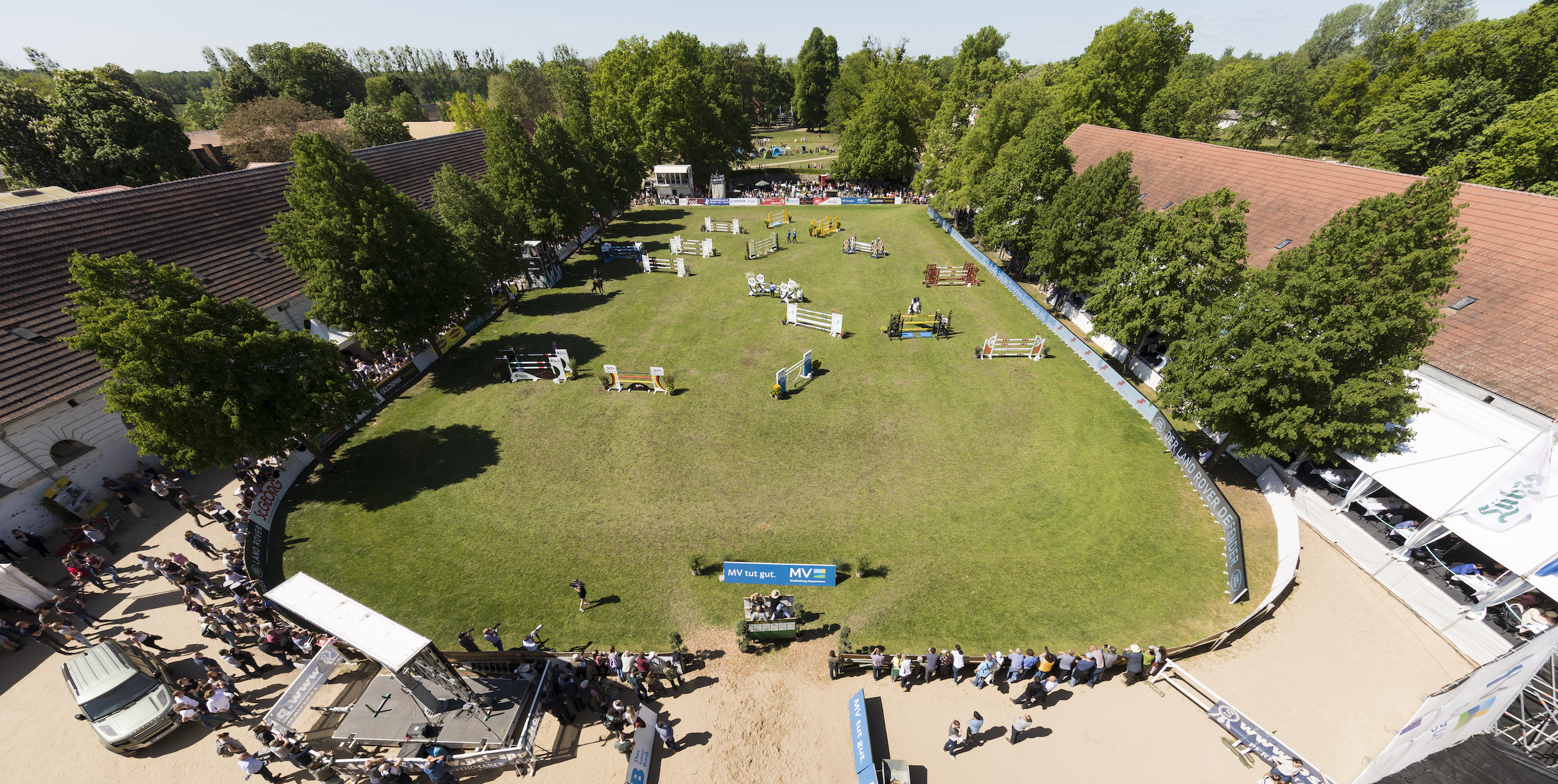 Das Pferdefestival Redefin ist vom 3. - 5. Mai erneut einer der schönsten und beliebtesten Treffpunkte für internationalen Sport. (Foto: Thomas Hellmann)