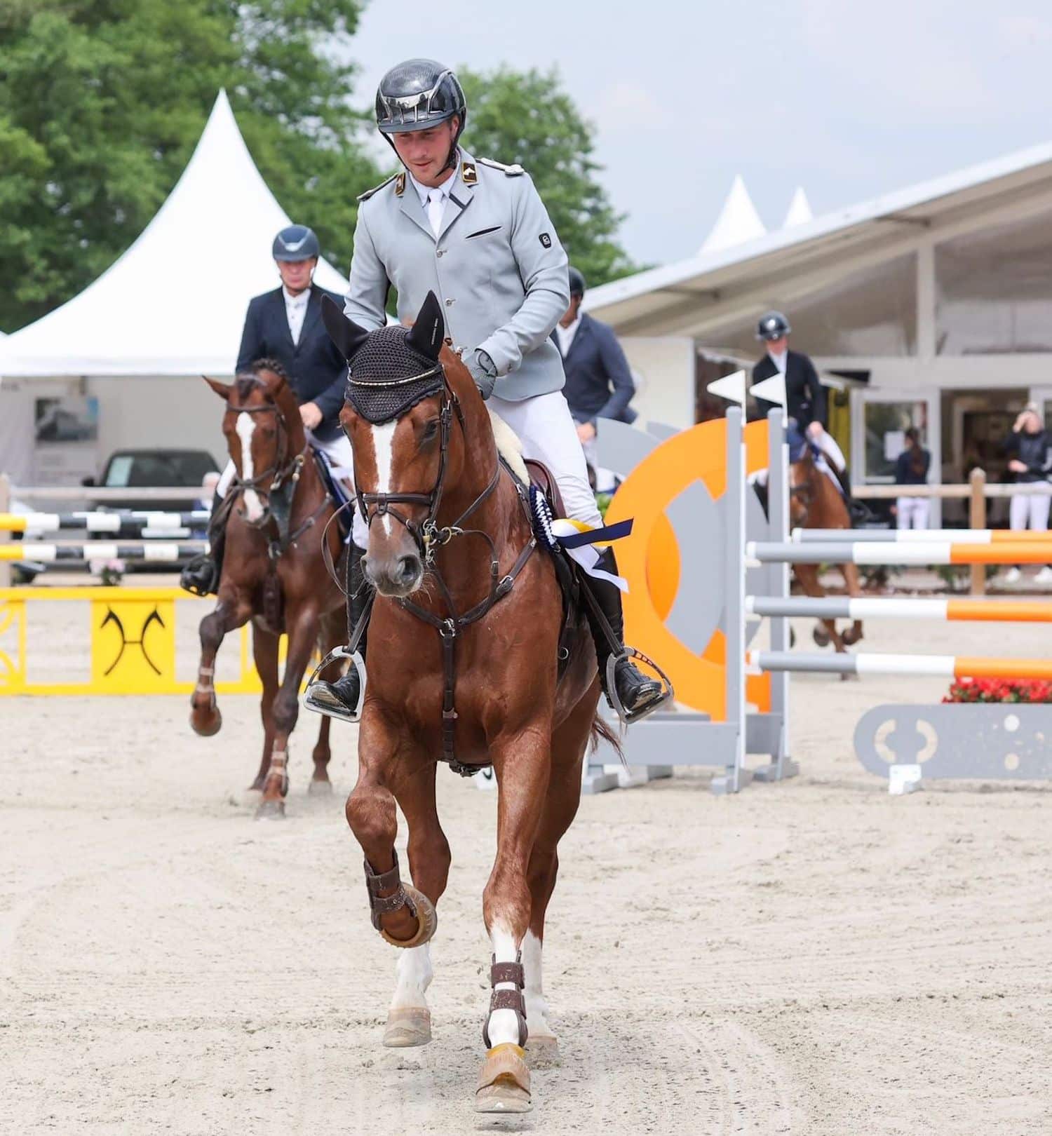 Galoppierten voran: Qualito II und Alexander Uekermann haben sich beim RC Rosenbusch-Oberneuland die Fahrkarte zum Bundeschampionats der Springpferde gesichert. (Foto: ACP Andreas Pantel)