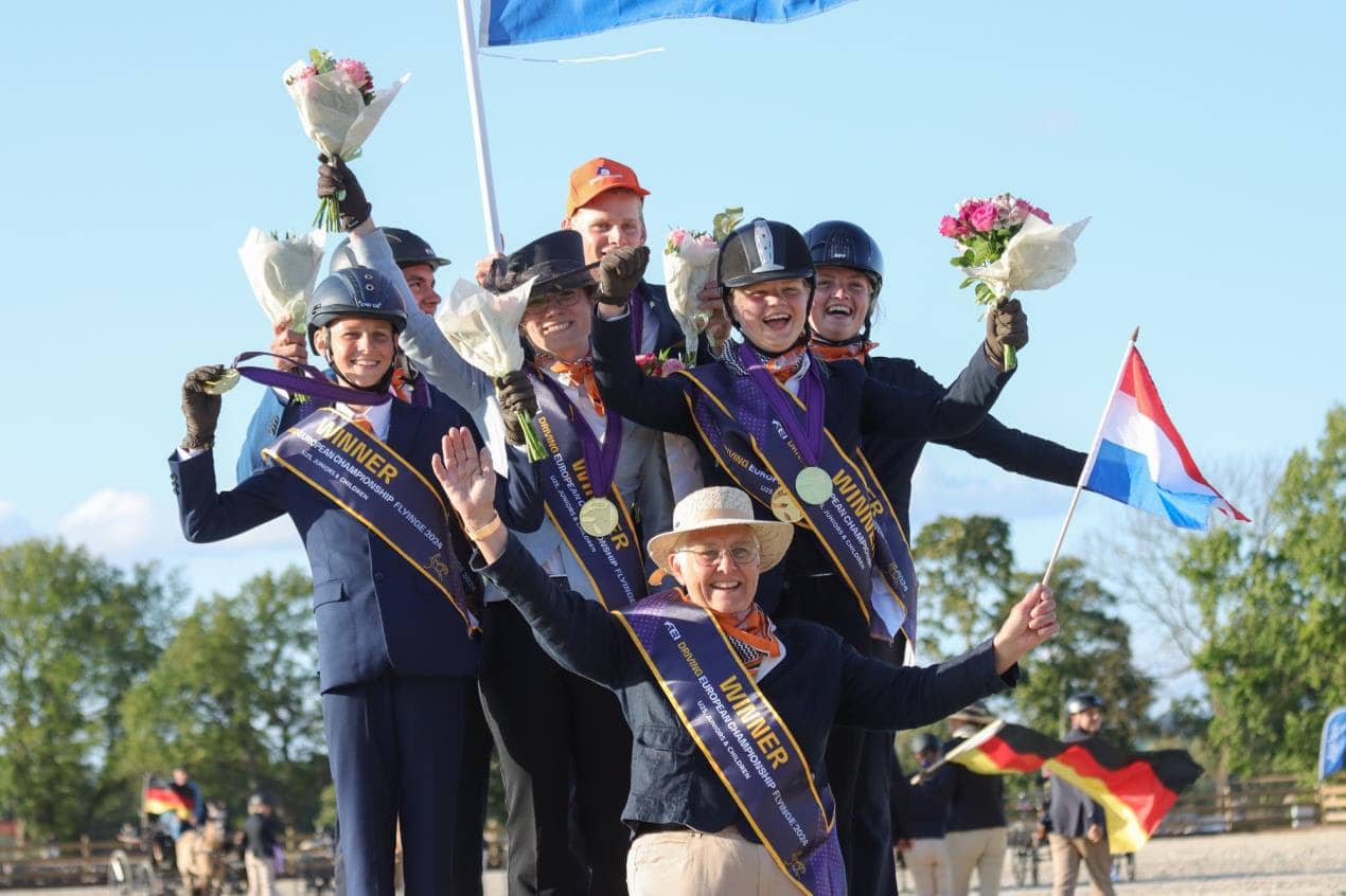 Die Niederlande gewinnen Gold im Mannschaftswettbewerb bei der FEI Driving European Championship for Youth 2024 in Flyinge (SWE) Foto Copyright: FEI / Bine Sierla