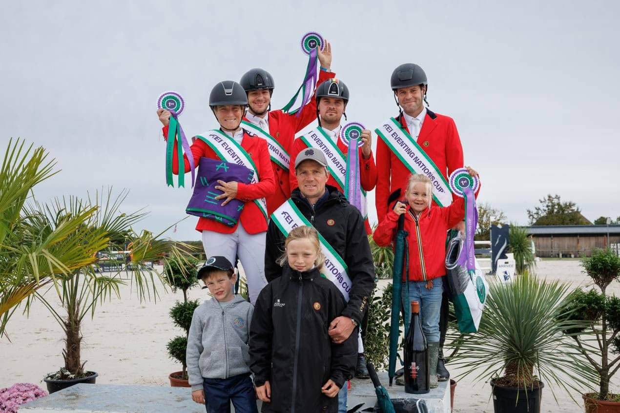 Team Belgien auf dem Podium des FEI Eventing Nations Cup 2024 in Lignières (FRA). (LR) Lara de Liedekerke-Meier; Senne Vervaecke; Wouter de Cleene; Seppe Vilain. © FEI/ Libby Law Photography