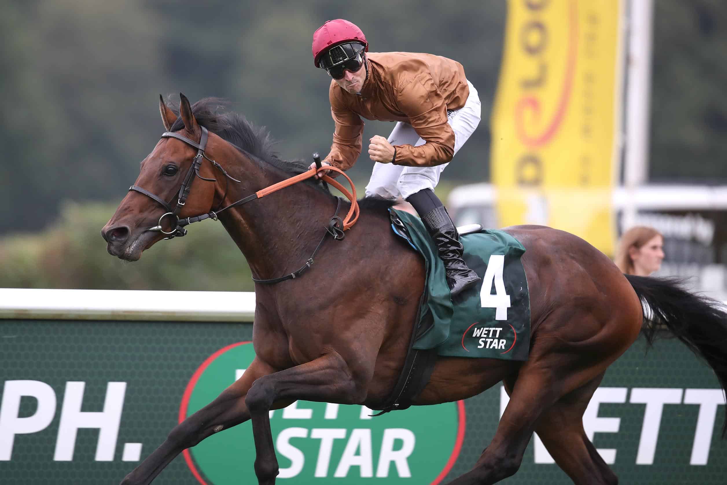 Siegerpaar 2023 im Preis der Deutschen Einheit - Lord Charming und Rene Piechulek. Diesmal trit der Jockey mit Quest the Moon an. (Foto: marcruehl.com)