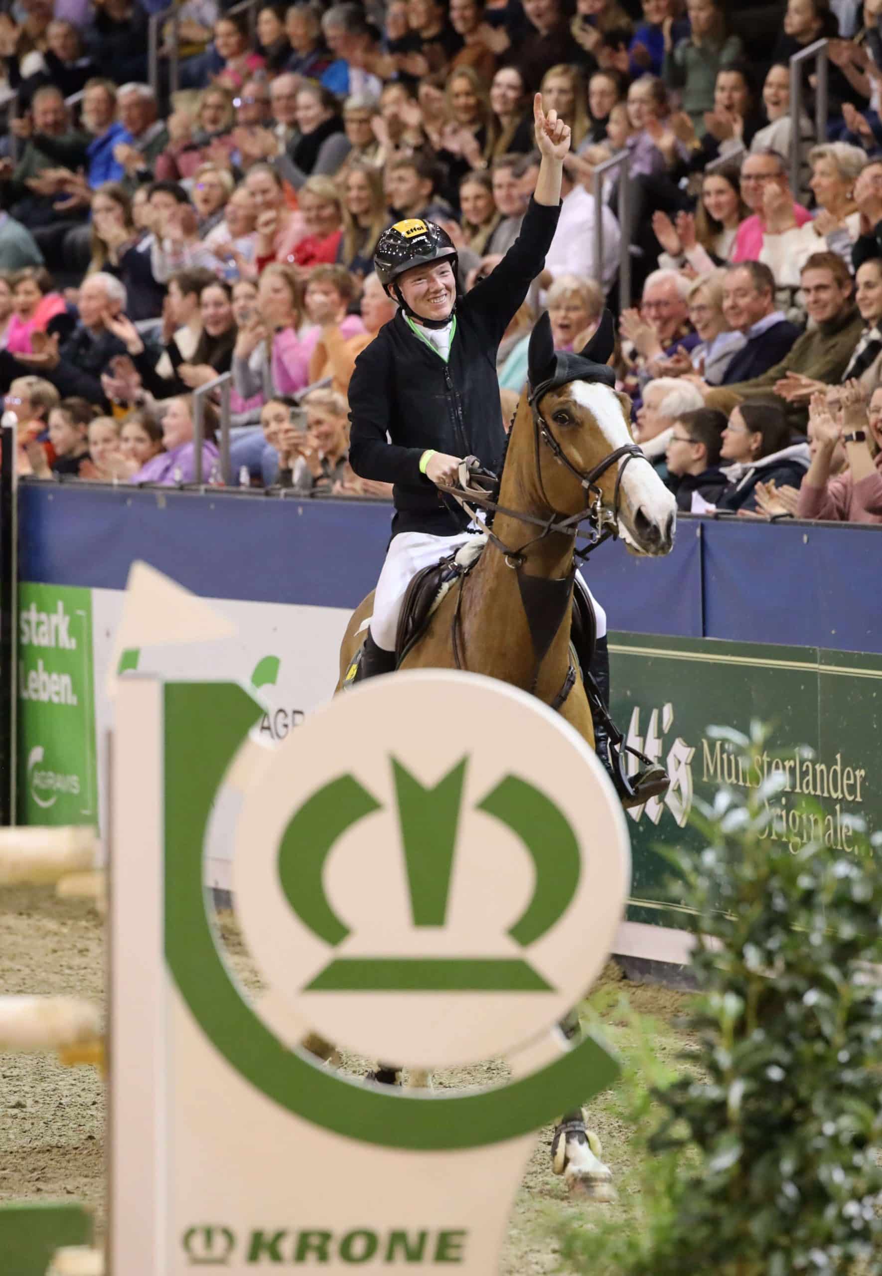 Triumph im eigenen „Wohnzimmer“: Im Januar 2024 gewann Philipp Schulze Topphoff auf Vivantas den Großen Preis beim AGRAVIS-Cup in Münster Foto: AGRAVIS Raiffeisen AG/Frank Wahlert