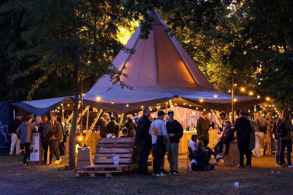 aaben-stratus-tipi-telt-til-festival aaben-stratus-tipi-telt-til-festival