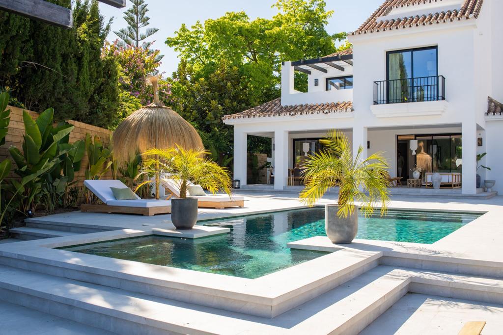 Exquisite South-Facing Modern Villa