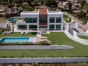 House of Marbella A beach front oasis on the prestigious New Golden Mile 17 300x225