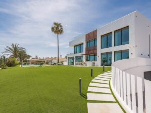 House of Marbella A beach front oasis on the prestigious New Golden Mile 29 300x225