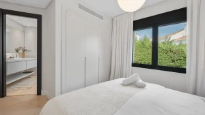 Elegant Living in Marbellas Golf Valley House of Marbella 15 300x169