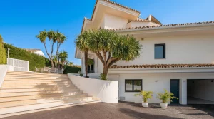 Elegant Living in Marbellas Golf Valley House of Marbella 25 1 300x167