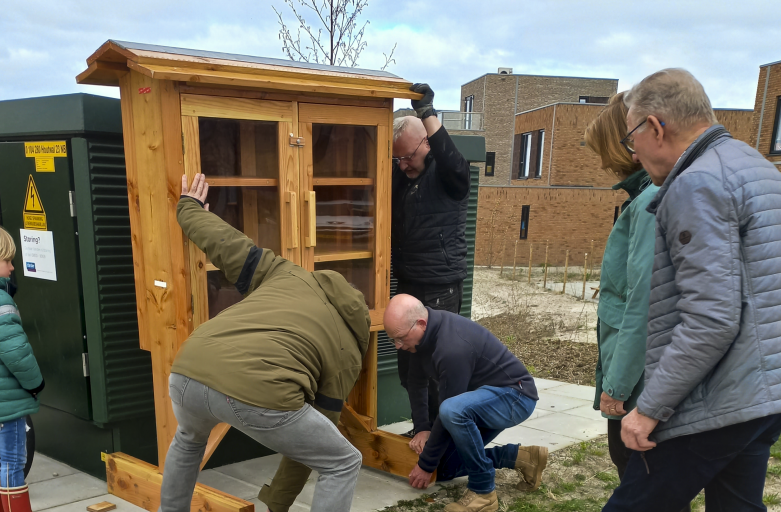 foto buiten boekenkast