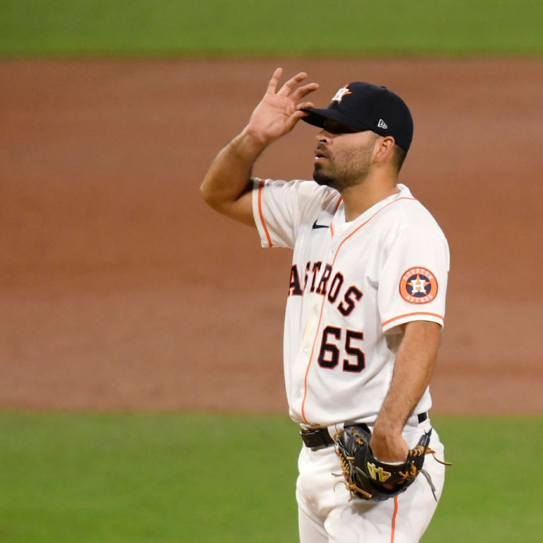 Gana Urquidy con Astros de Houston