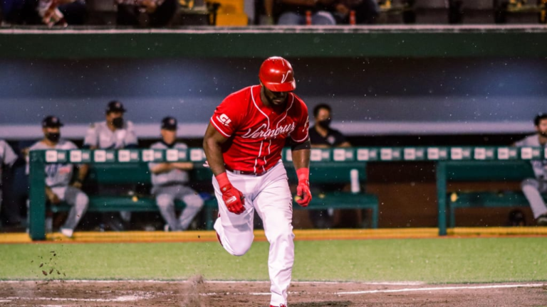 Yasiel Puig da par de cuadrangulares en triunfo de El Águila