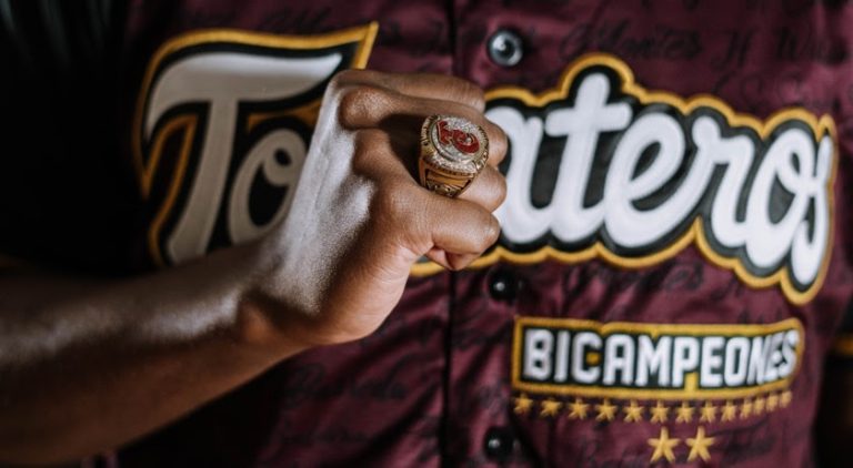 Magna ceremonia en la casa de los bicampeones