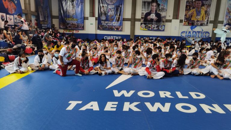 El culiacanense Carlos Emilio Baez es plata en el Open de TKD de Colombia 2021