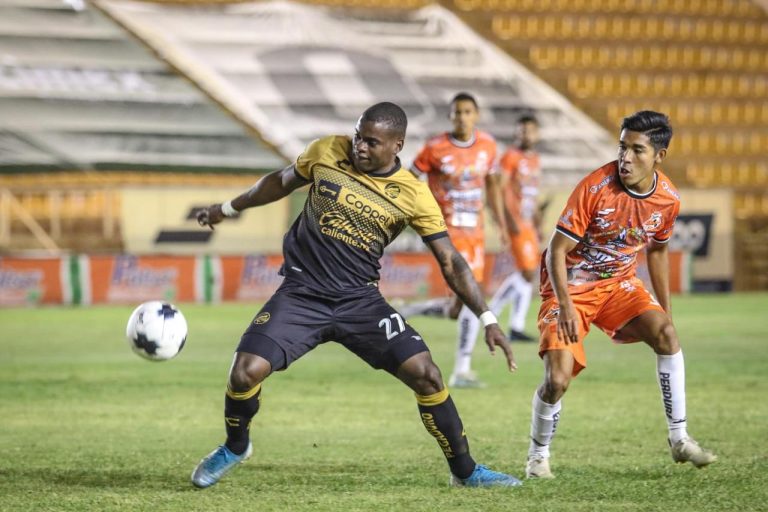 Alebrijes triunfó en su cancha