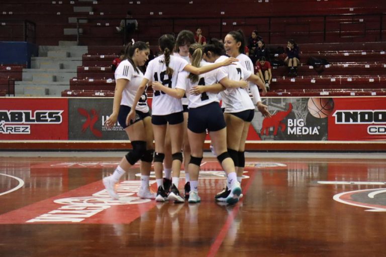 Águilas UAS de voly sala femenil, inician con triunfo en UACJ 2022