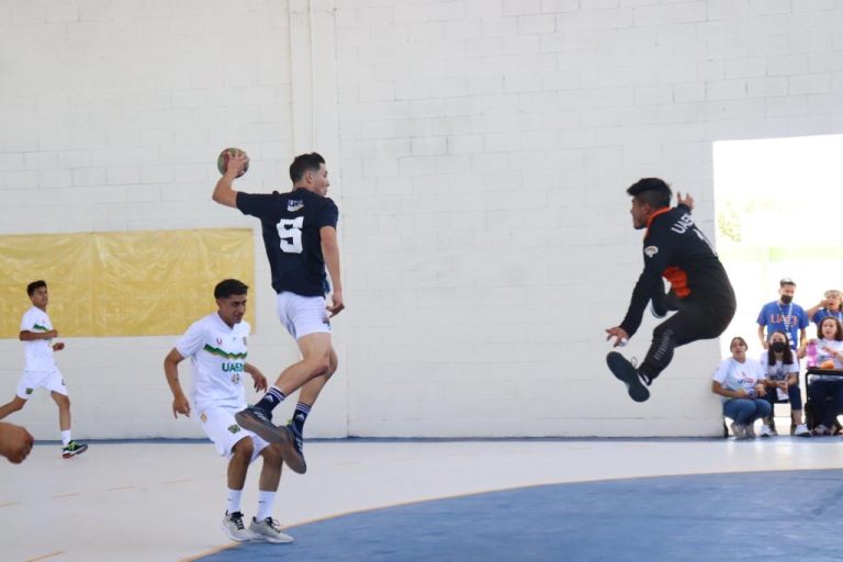 Águilas UAS entre los mejores 8 equipos de handball en UACJ 2022