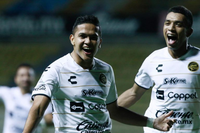 Dorados vivió una noche alegre con su afición