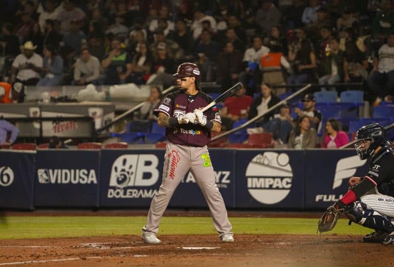 Tomateros y Sultanes dividen victorias en Monterrey