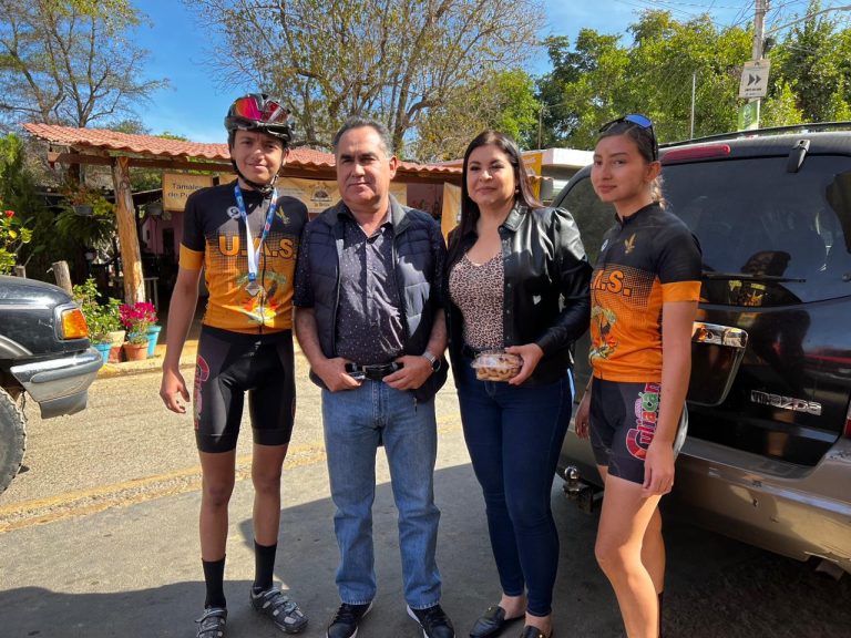 Águilas UAS de ciclismo de montaña se lucen en vuelta a Imala