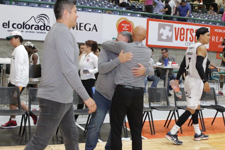 “Yo soy un facilitador del cuerpo técnico y jugadores, porque todo el mérito es de ellos”: Adolfo Elías