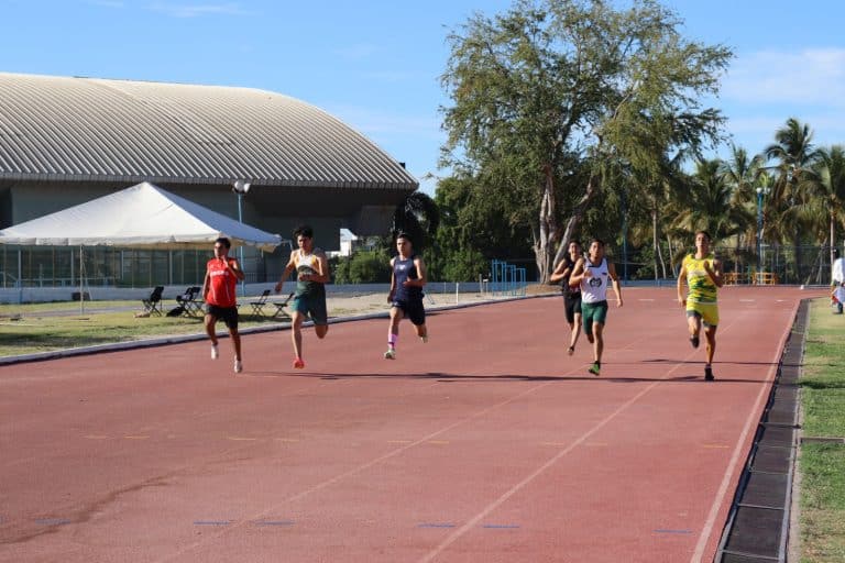 Águilas UAS cierran con medalla de oro el macro regional de atletismo