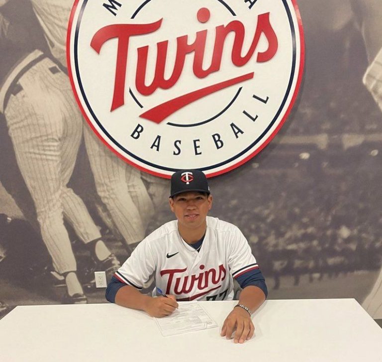 Ildelfonso Ruiz firma con Minnesota Twins