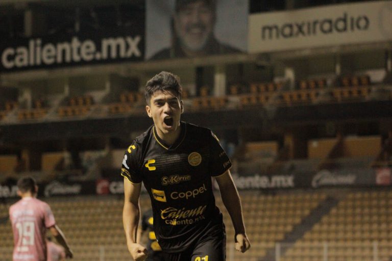 Dorados brilló ante su gente con 8 sinaloenses en cancha