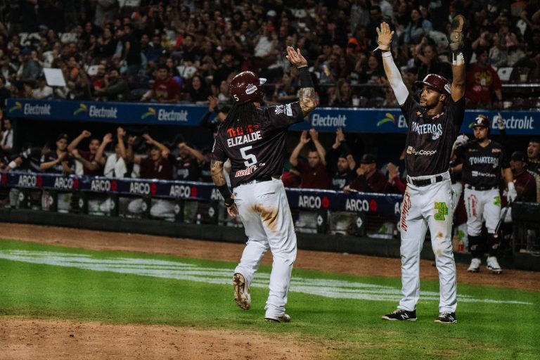 Sólido pitcheo y bateo oportuno dan a Tomateros el primero de la serie vs Guasave