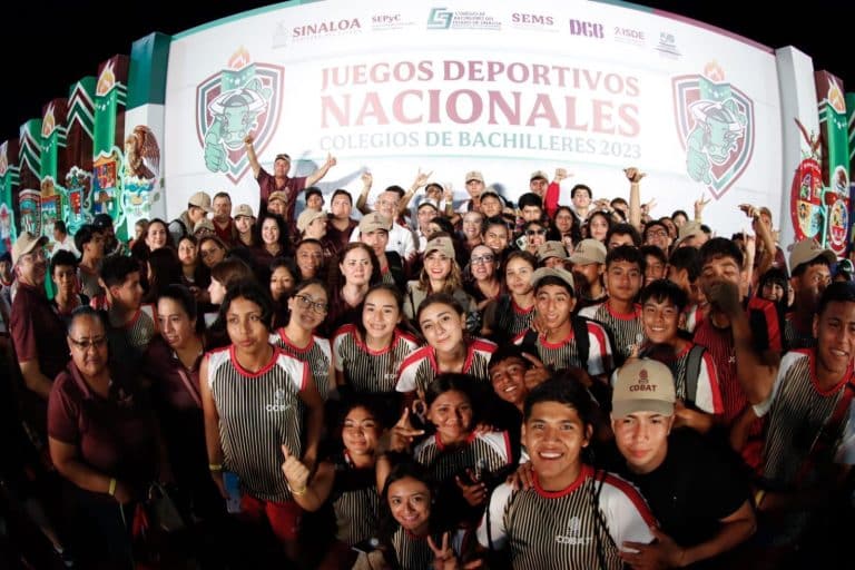 Encienden pebetero de los Juegos Deportivos Nacionales de Colegios de Bachilleres, en Mazatlán