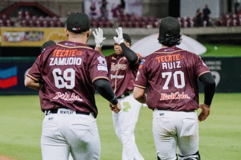 Tomateros cierra la serie en casa con espectacular victoria