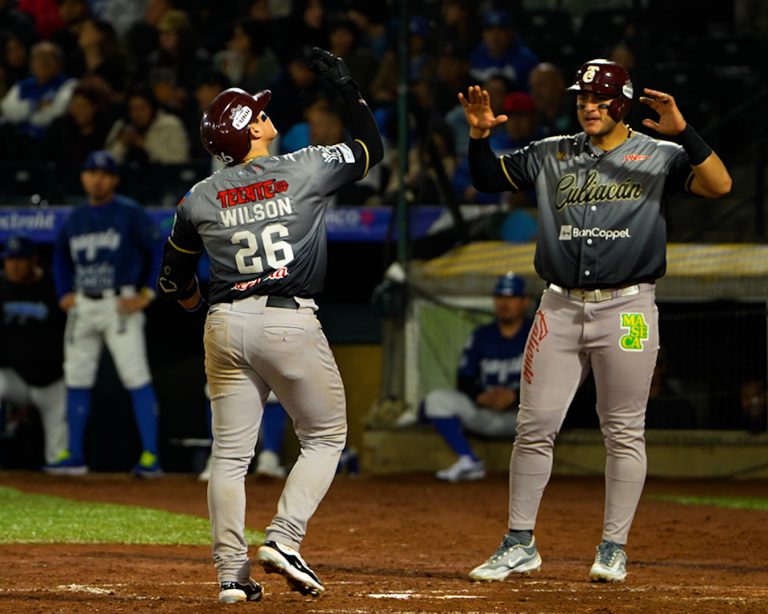 Tomateros aseguran serie en Obregón con cuadrangular de Alexis Wilson