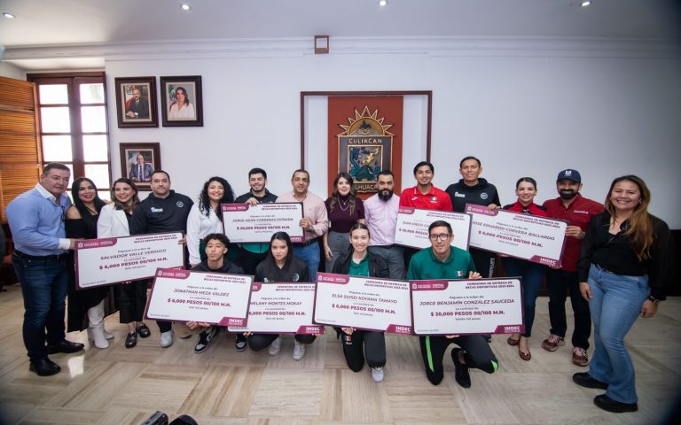 Ayuntamiento entrega Becas Deportivas Culiacán para atletas y entrenadores