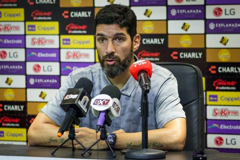 “La química con la afición fue clave para el empate”; Sebastián Abreu.