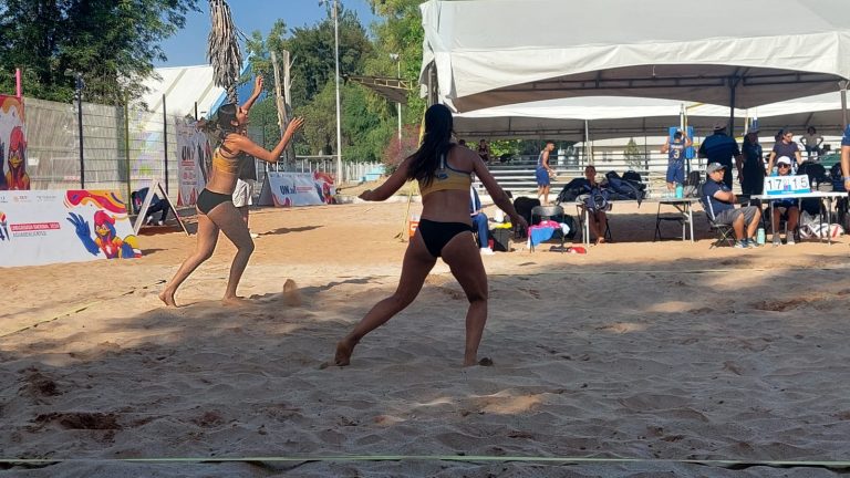 Dos Águilas UAS de voly de playa buscan lugar en Selección Nacional