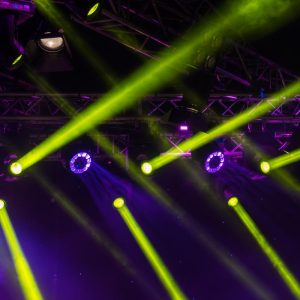 stage-lampen-hueren-feestlamp-huren-enschede-feestlamp-enschede-feest-lazer-hueren-neschede