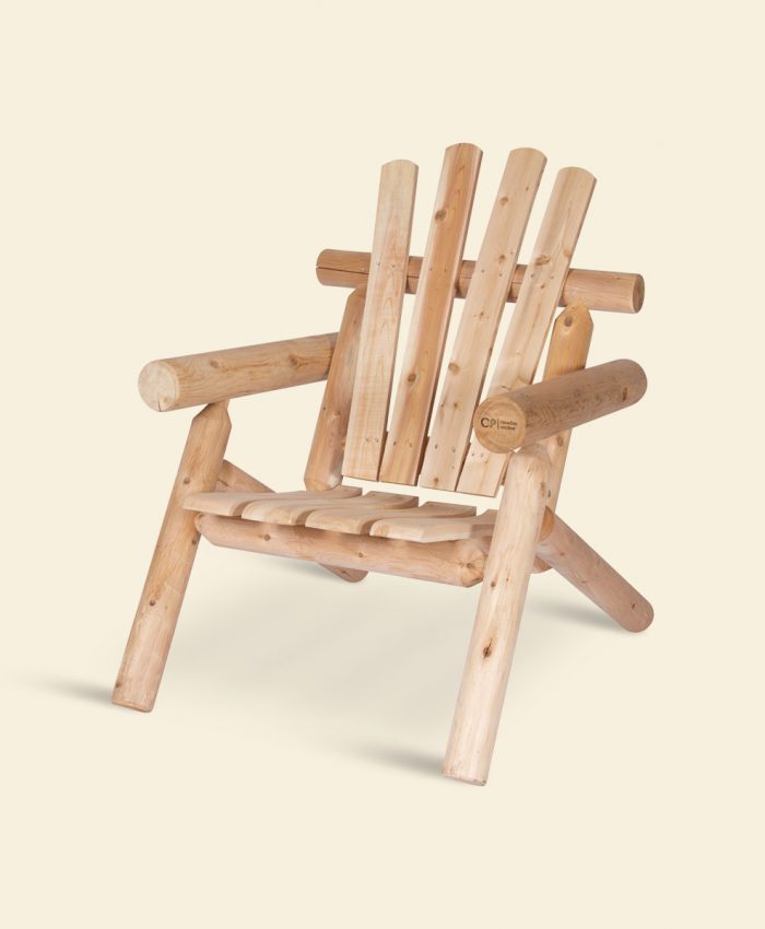 En solid og vakker hagestol laget i sedertre fra canadian outdoor. Log utestol passer perfekt utenfor tømmerhytta på fjellet, eller kanskje hjemme på terrassen? En naturlig og robust stil - rustikk utgave av klassikeren adirondack-stolen. Denne hagestolen trenger ingen behandling og kan stå ute hele året. Vil med tiden få en vakker og naturlig sølvgrå farge. <ul> <li>håndlaget i sedertre</li> <li>vedlikeholdsvennlig</li> <li>robust og solid hagestol</li> <li>lang levetid</li> <li>rask og enkel montering</li> <li>fra canadian outdoor</li> </ul> <strong><em><span style="color: #008000;">på lager</span></em></strong>