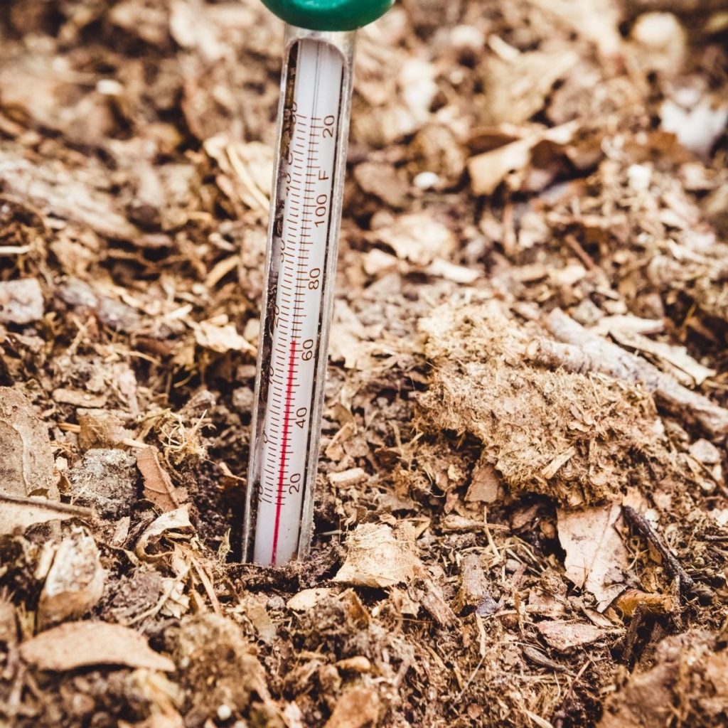 What is the difference between hot and cold composting Hugelkultur Works