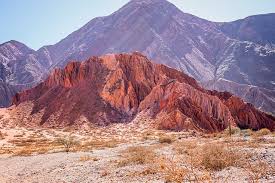Descubre la Magia de Purmamarca y sus Pintorescos Paisajes Descubre la Magia de Purmamarca y sus Pintorescos Paisajes