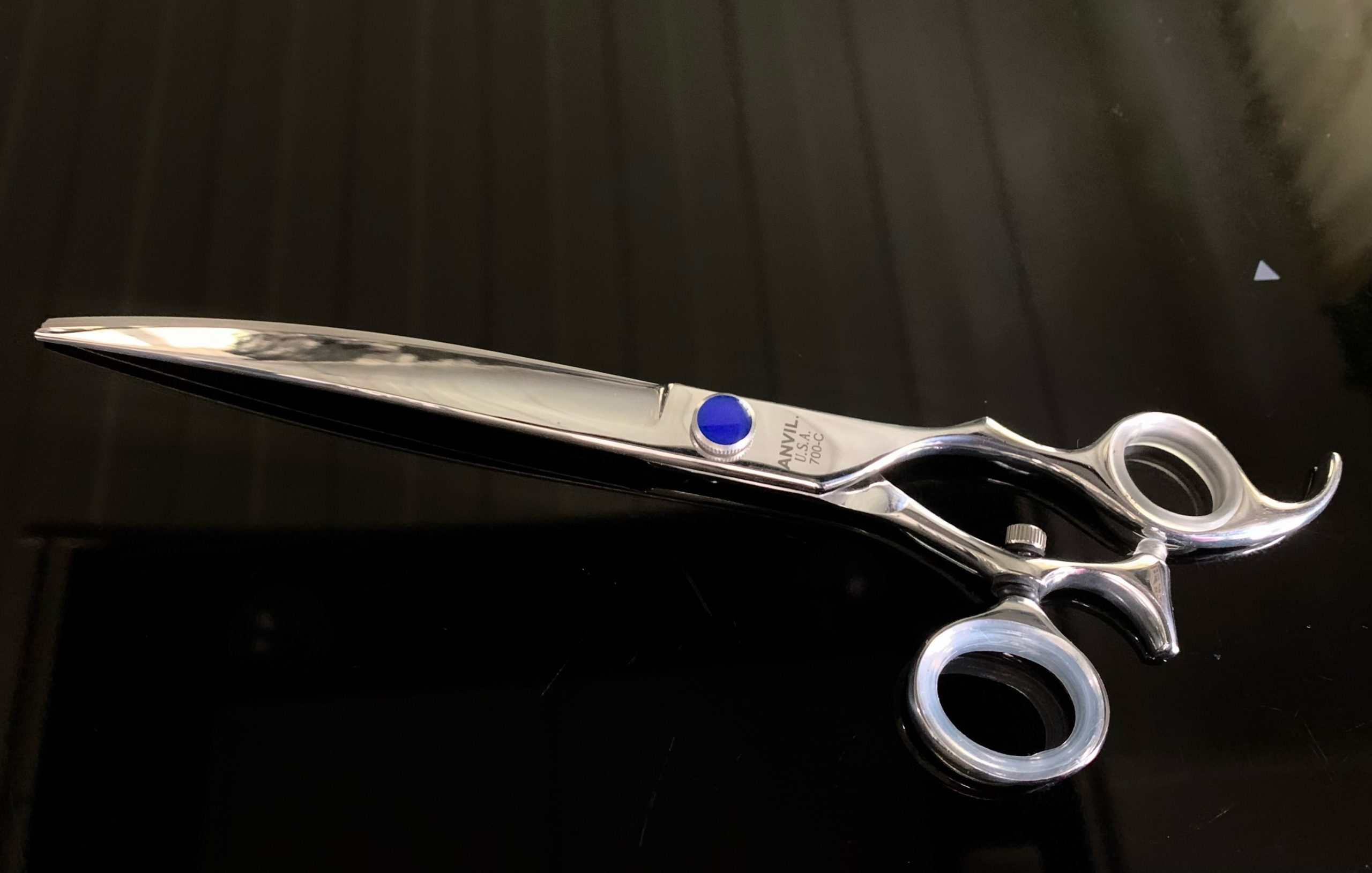 Anvil 966-C 8,5" Curved scissor free thumb