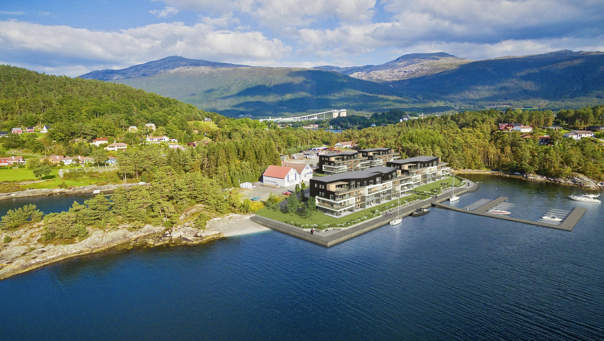 Husnes brygge frå sjø-min (2)