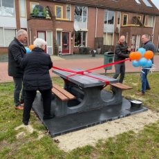 Opening van het nieuwe plein op het Driessenshof