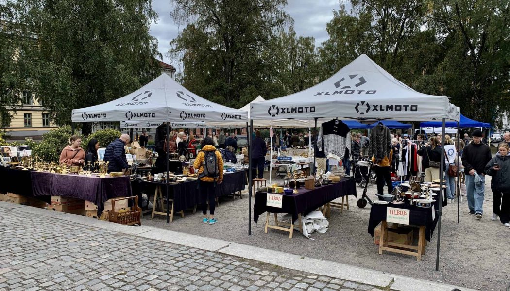 Søndag og loppemarked i Birkelunden på Grünerløkka