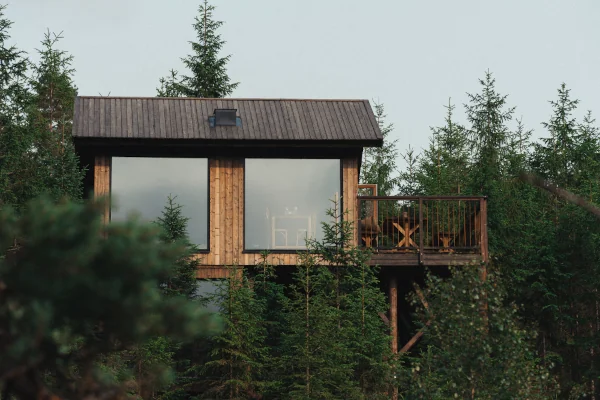 Treetop cabin drönarbild