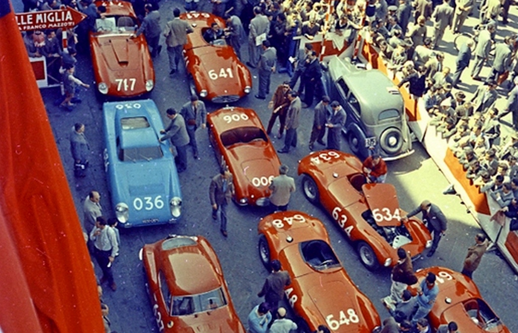 Mille Miglia: Piazza della Vittoria, Brescia, 1955 | Yves Debraine The Klemantaski Collection