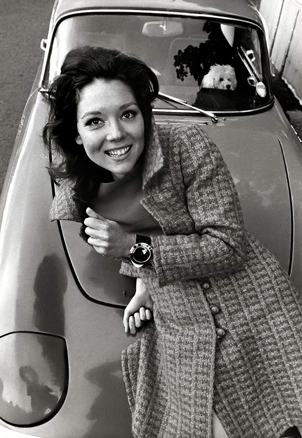 Stars & Cars 3 La actriz Diana Rigg con su Lotus Elan | Globe Photo Archives