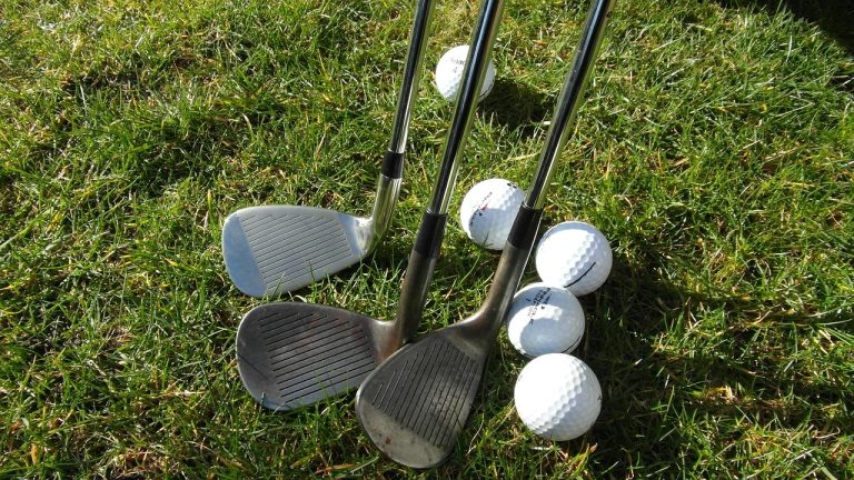 golf, golfer, golfing-284633.jpg