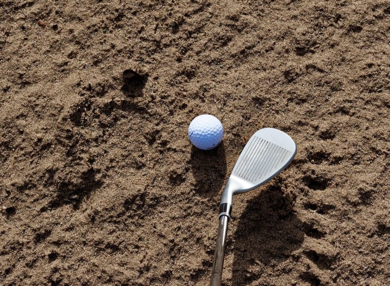 sand, golf, bunker-881376.jpg